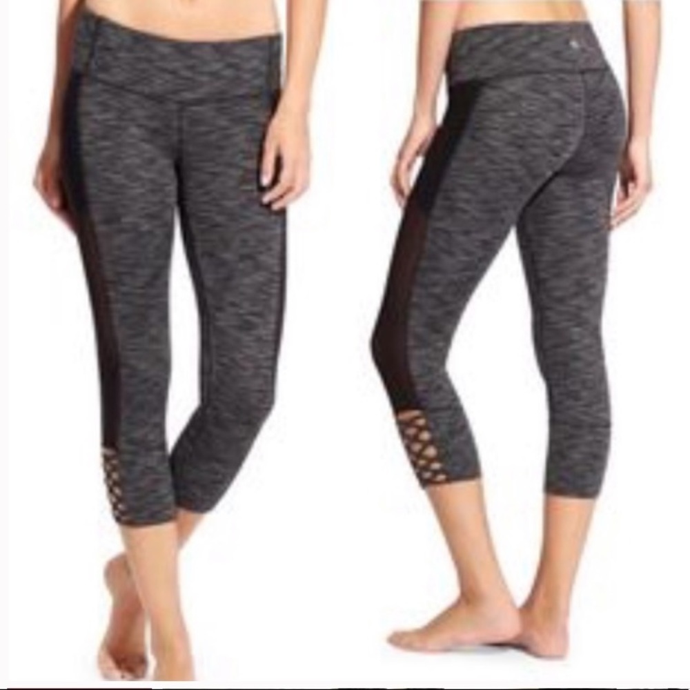 Athleta Mind Over Mat Capri Leggings XS